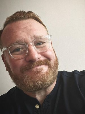 Aron, 52