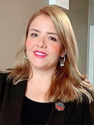 Valeria, 42