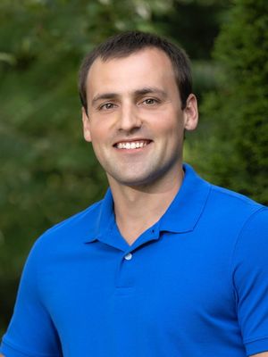 Rich, 33