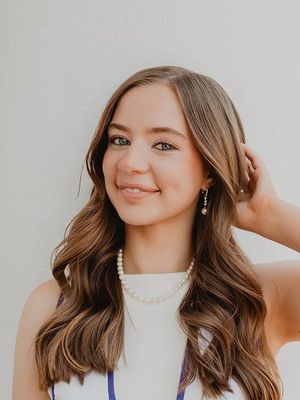 Cate, 21