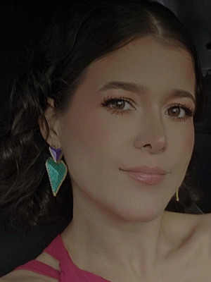 Nathalie, 37