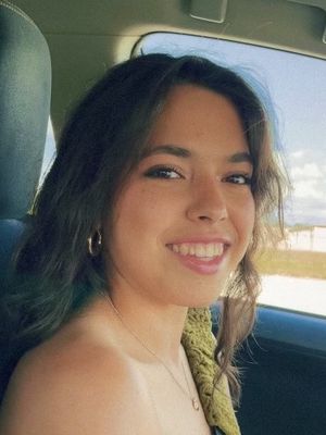 Alyssa, 19