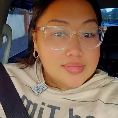 Cyd, 38