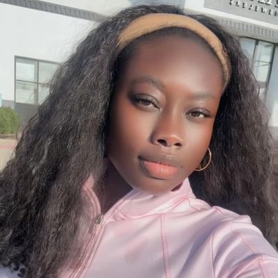 Anne, 28