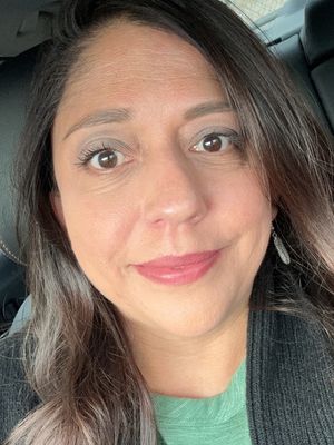 Cindy, 42