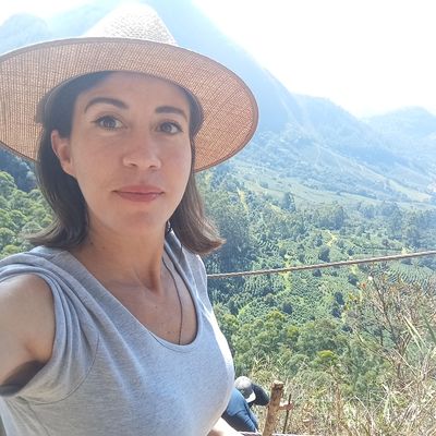 Paula, 41