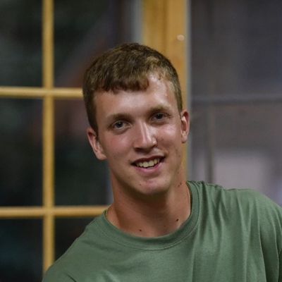 Robert, 28