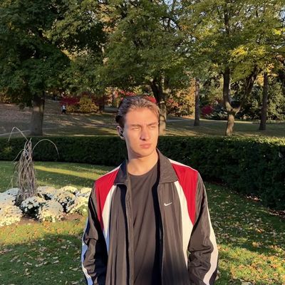 Vincent, 23