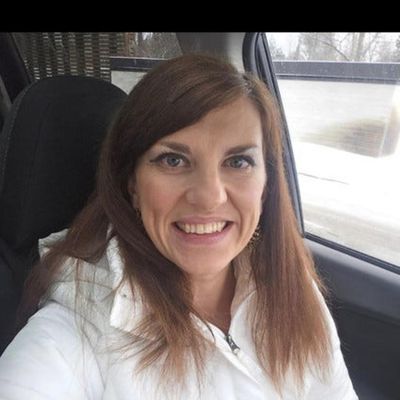 Stacey, 41