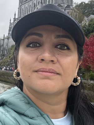 Nathalia, 37
