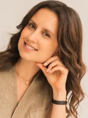 Ines, 34