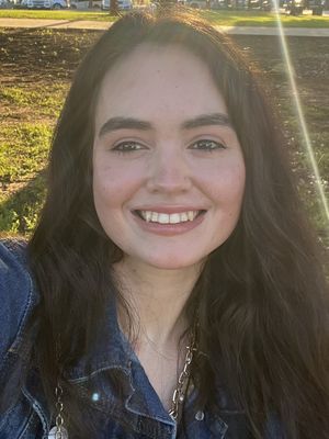 Nicole, 28