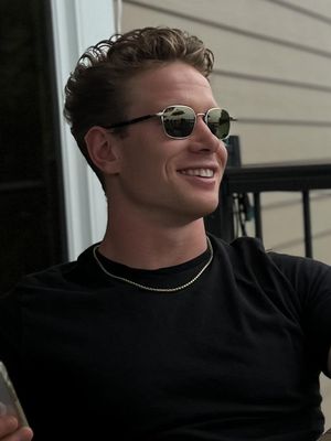 Dane, 24