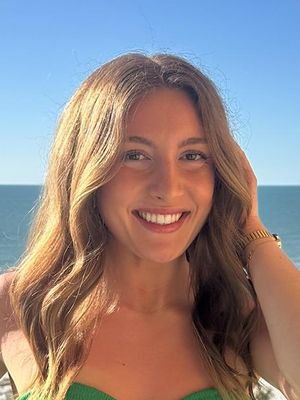 Madilyn, 22