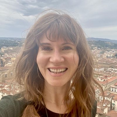 Stacia, 39