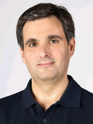 Miguel, 40