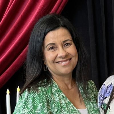 Andrea, 52