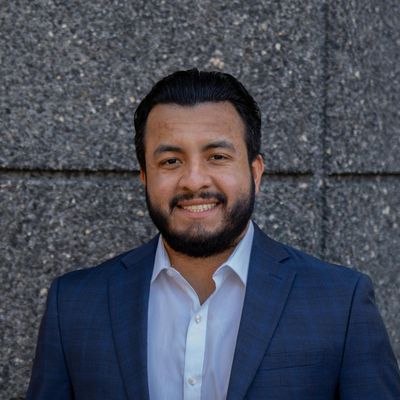 Tony, 30