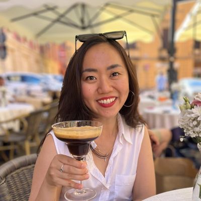 Deviana, 37