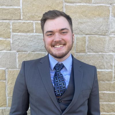 Zach, 24