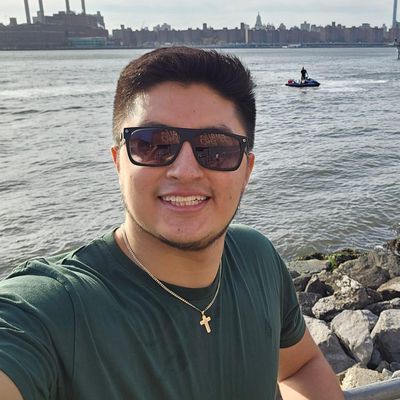 Alex, 25