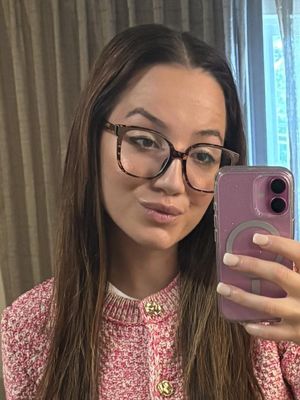 Deanna, 24