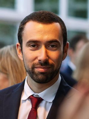 Pedro, 32