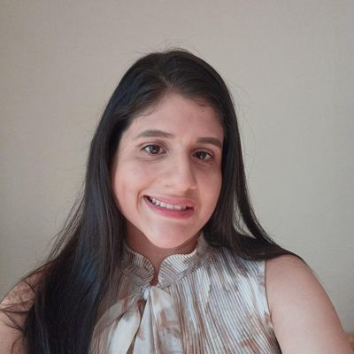 Andrea, 28