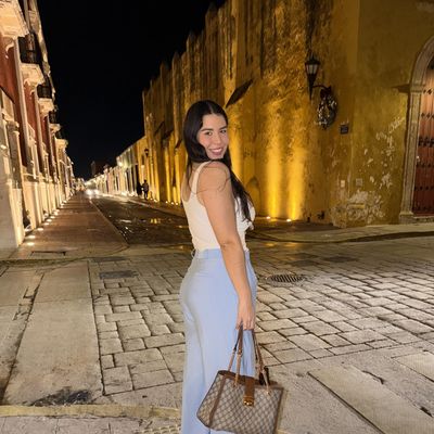 Kay, 30