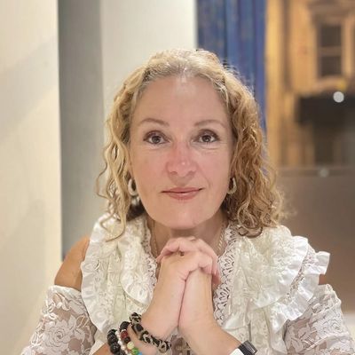 Esmeralda, 62