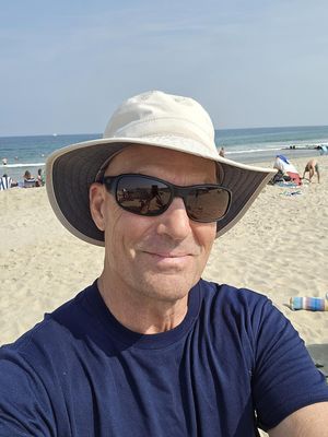 Armand, 65