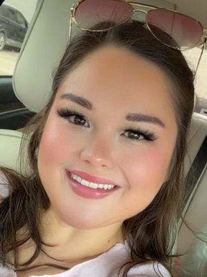 Yesenia, 28