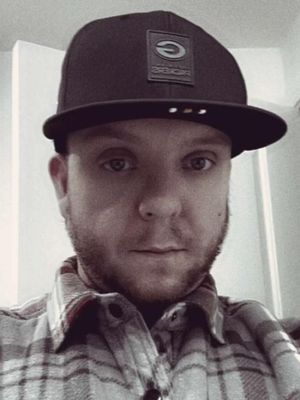 Dylan, 34