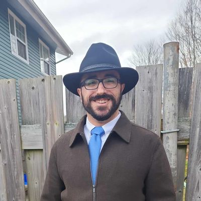 Andrew, 27