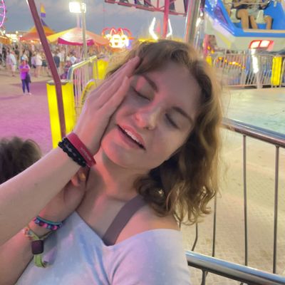 Lily, 23