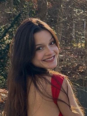 Bianca, 25