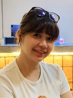 Nia, 35