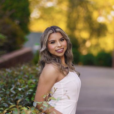 Jalyne, 24