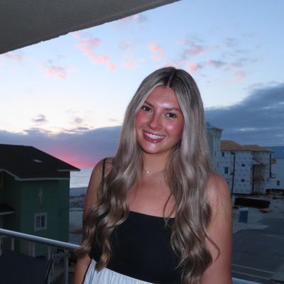 Kaelyn, 23