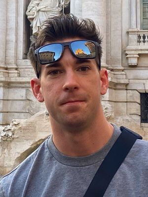 Cam, 25