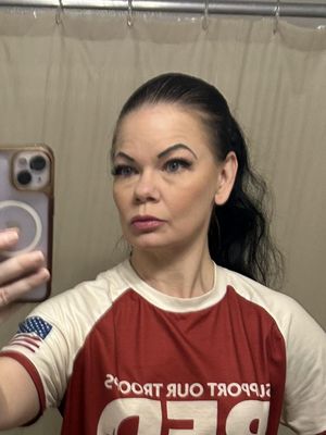 Jessica, 44