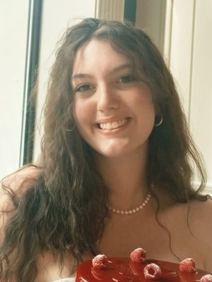 Ella, 18