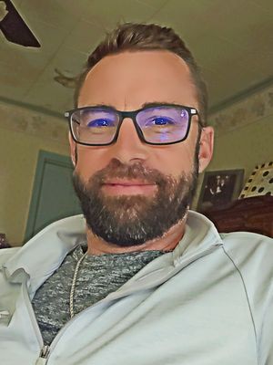 Brett, 45