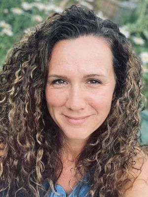 Caroline, 31