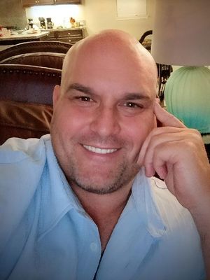 Tom, 41