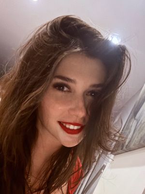 Kaitlyn, 29