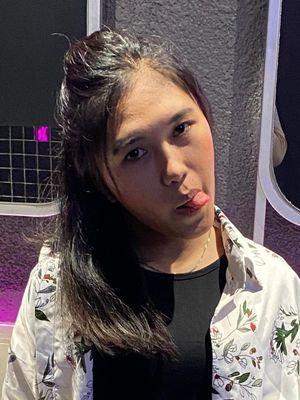 Clara, 24