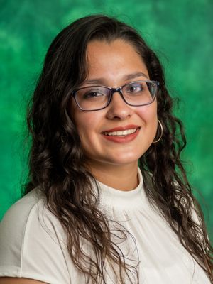 Maria Del Carmen, 22