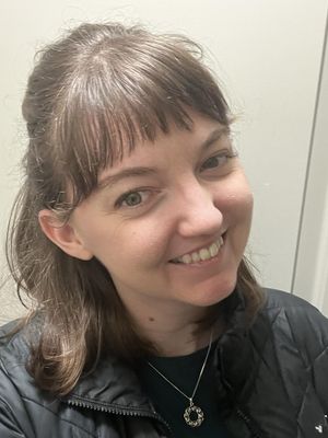 Kelli, 32