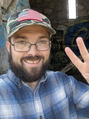 Andrew, 32